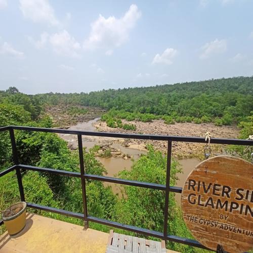 River Deck Glamping And Mud Cottage
